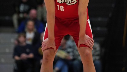 天博体育-媒体人：对面有足体型中锋 杨瀚森在对抗终结上就受到不小的影响