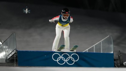 米兰冬奥会首创FPV无人机大规模跟拍，赛事转播进入超沉浸时代”